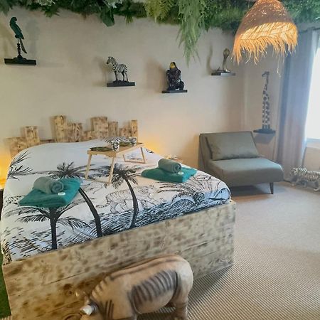 La Jungle De Sissy Bed & Breakfast แซ็งต์-มารี-เดอ-ลา-แมร์ ภายนอก รูปภาพ