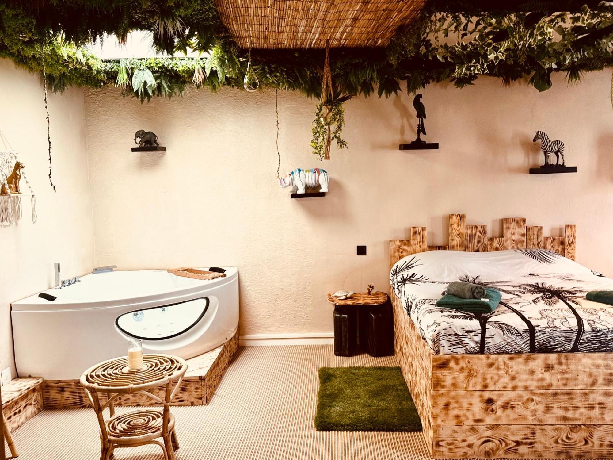 La Jungle De Sissy Bed & Breakfast แซ็งต์-มารี-เดอ-ลา-แมร์ ภายนอก รูปภาพ