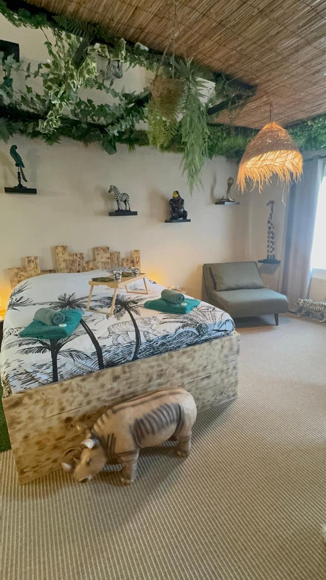 La Jungle De Sissy Bed & Breakfast แซ็งต์-มารี-เดอ-ลา-แมร์ ภายนอก รูปภาพ
