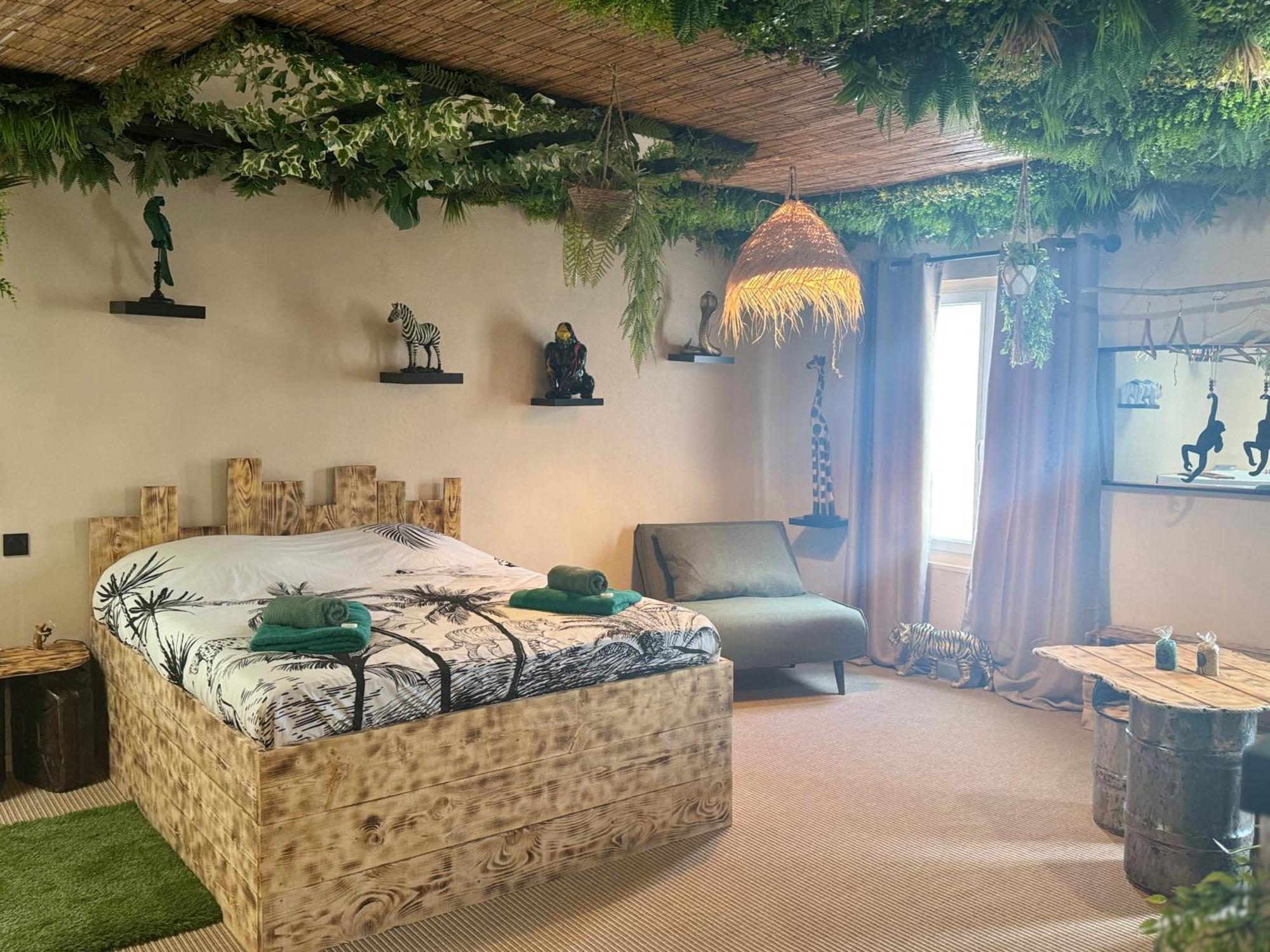 La Jungle De Sissy Bed & Breakfast แซ็งต์-มารี-เดอ-ลา-แมร์ ภายนอก รูปภาพ